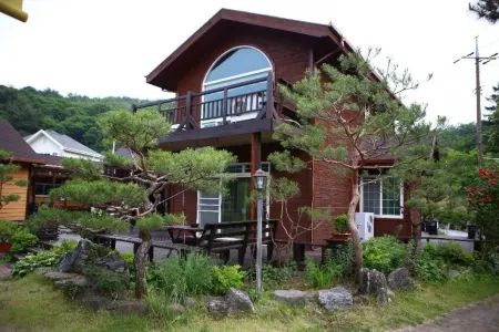 Yeongju Sansubang Pension Отели в г. Йонджу