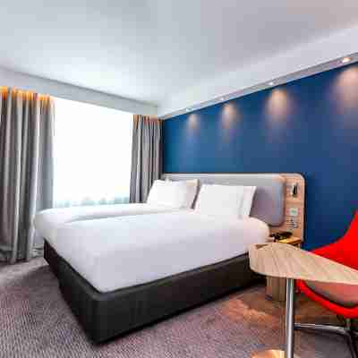 Holiday Inn Express Bicester Rooms