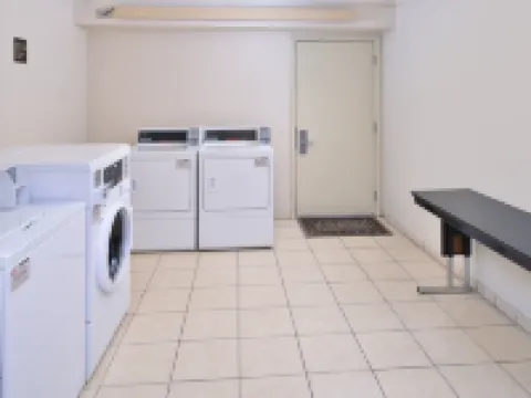 Super 8 by Wyndham Deerfield - Northbrook Hotels in Deerfield