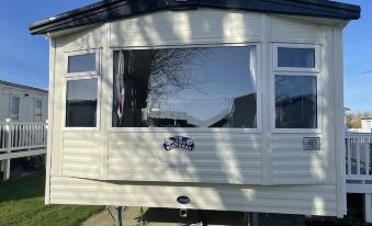 Luxury 2 Bedroom Caravan at Mersea Island Holiday