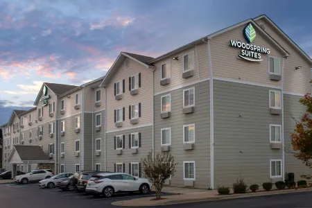WoodSpring Suites Raleigh Garner Отели рядом с достопримечательностью «Клейтон DC»