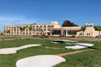 Days Inn by Wyndham Zarate Hotels in Campana