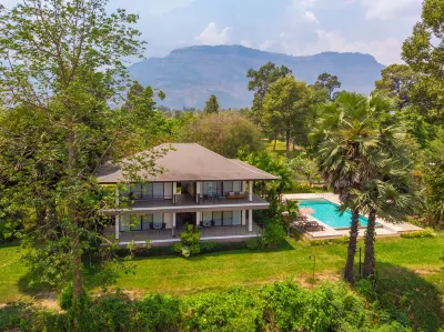 The River Resort Hotel di 