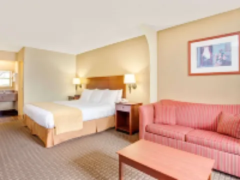 Days Inn & Suites by Wyndham Stockbridge South Atlanta Hotels in Stockbridge
