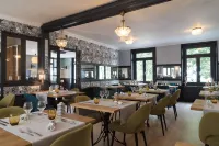 The Originals Boutique Hôtel la Colonne de Bronze Saint-Valéry-Sur-Somme Hotels in Le Crotoy