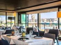 Radisson Blu Hotel Bordeaux Hotels near Chartrons Tram Stop