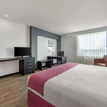 Comfort Inn Morelia Hotels near E&S JARDIN