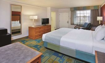 La Quinta Inn by Wyndham Savannah Midtown - Housity