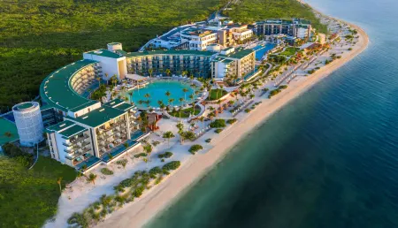 Haven Riviera Cancun Отели рядом с достопримечательностью «Playa Moon Palace @Sunrise»