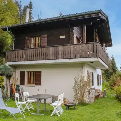 Chalet les Pitchounes Hotels near La Maison du Gruyere a Pringy