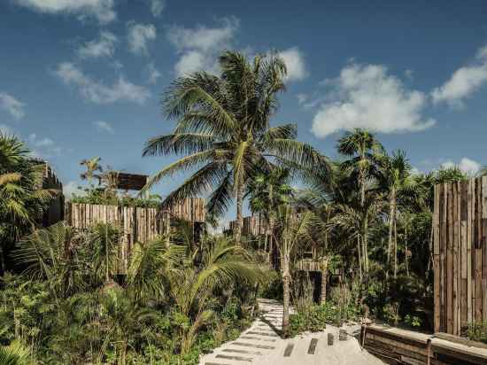 BE Destination Tulum Hotel Exterior