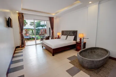 MAD Monkey Hostel Siem Reap