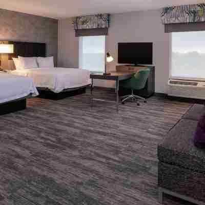 Hampton Inn & Suites Winston-Salem Downtown Rooms