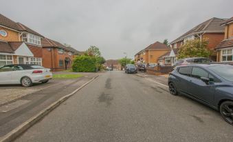 Modern 4 Bedroom Detached House in Cardiff