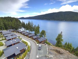 Handsome Dan's Port Renfrew