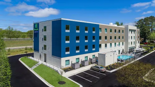 Holiday Inn Express & Suites HUNTSVILLE – SPACE CENTER by IHG