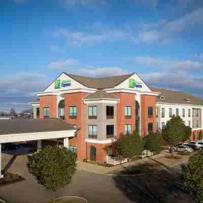 Holiday Inn Express & Suites Olive Branch Hotel Exterior