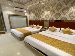 Hotel Pearl's BKC Inn- Near Trade Centre, Visa Consulate