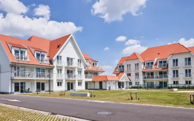 Holiday Suites Nieuwpoort Hotels near King Albert I Memorial