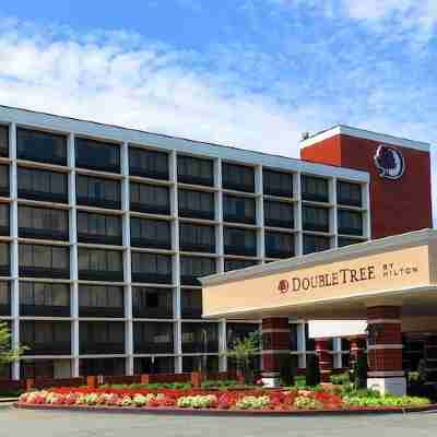 DoubleTree by Hilton Charlottesville Hotel Exterior