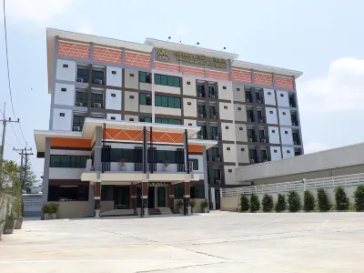 Phetlada Pavilion & Resort Hôtels à : Mueang Lop Buri District