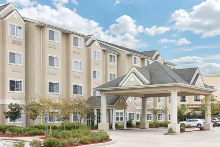 Microtel Inn & Suites by Wyndham Baton Rouge Airport Отели рядом с достопримечательностью «Парк Бейкер»