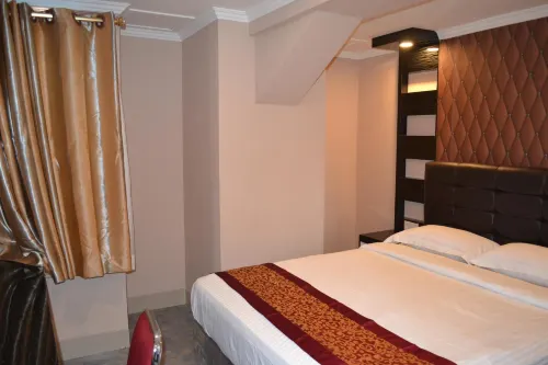 Puncak Budget Hotel Hôtels à : Taman Sari
