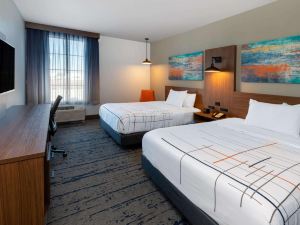 La Quinta Inn & Suites by Wyndham Dallas - Frisco Stadium