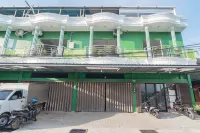 RedDoorz Plus Near Siloam Hospital Balikpapan Hotels in Balikpapan