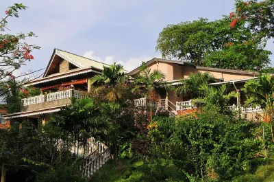 Romance Bungalows Hoteles cerca de Beau Vallon Beach