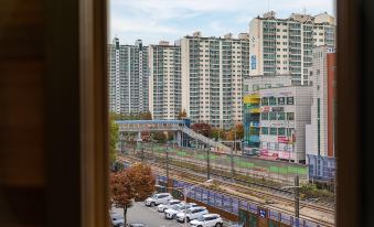 Anyang Donkey Hotel