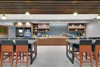 貝滕多夫闊德城希爾頓惠庭酒店 - 早餐