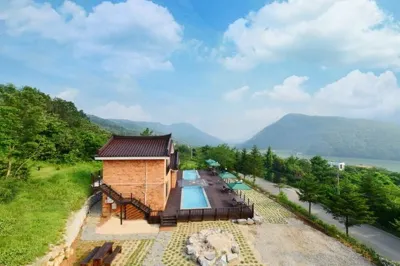 Sancheong Haneulbithosu Pension