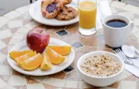 Monte Carlo Inn Brampton - breakfast