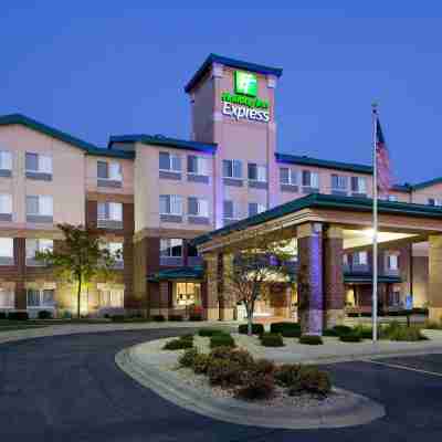 Holiday Inn Express & Suites ST. Paul NE (Vadnais Heights) Hotel Exterior