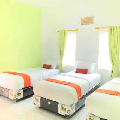 Panorama Guest House Syariah Hotels near Panatapan Berastagi