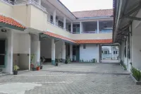 紅門酒店-拉賈瓦利米特拉 井裏汶市酒店