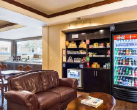 Comfort Suites at Plaza Mall