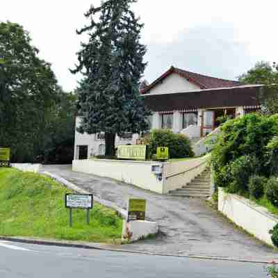 Le Prieuré Hotel Exterior
