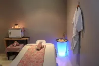 Privilege Aluxes Adults Only - spa