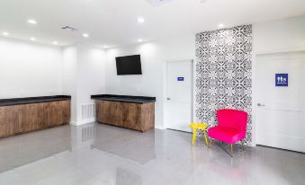Americas Best Value Inn & Suites Kingwood IAH Airport