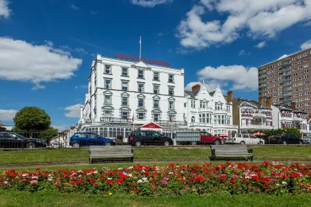 Muthu Westcliff Hotel (Near London Southend Airport) Отели в г. Саутенд-он-Си