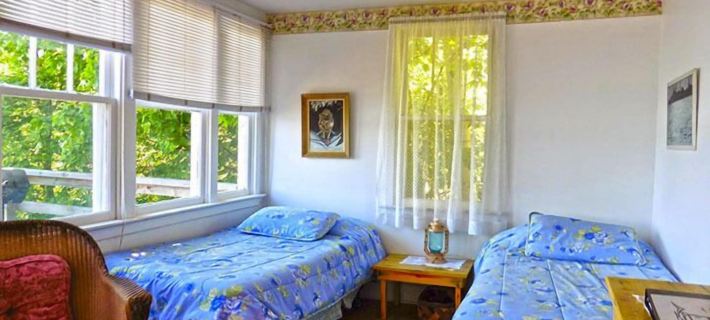 Bruce Bay Cottages & Lighthouse Hotels in Algoma District
