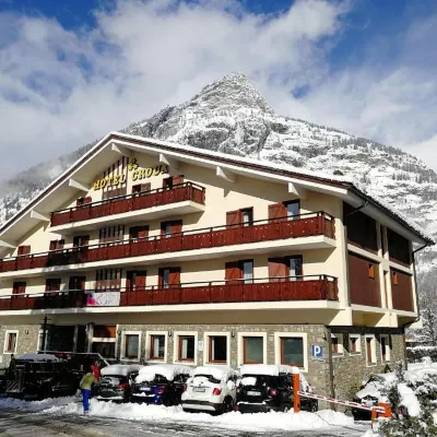 Hotel Croux Hotels near Aretù