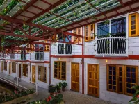 Kea Garden Mini Chalet Hotel berhampiran Azam's Orange Farm Campsite