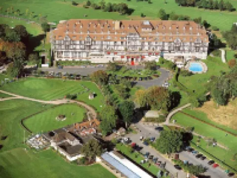 Hôtel Barrière l'Hôtel du Golf Hotels in Saint-Arnoult