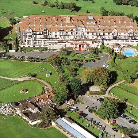 Hôtel Barrière l'Hôtel du Golf Отели в г. Сент-Арну
