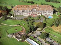 Hôtel Barrière L'Hôtel du Golf Deauville Hôtels à proximité de : Pôle international du Cheval Longines - Deauville