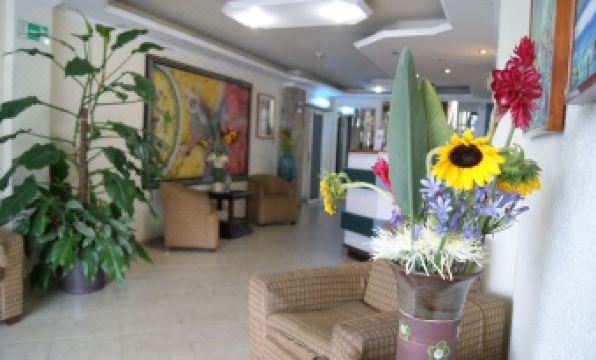 Bermudez - Housity