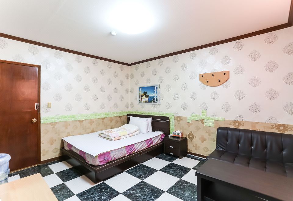 강릉 경포대 동해모텔 외관